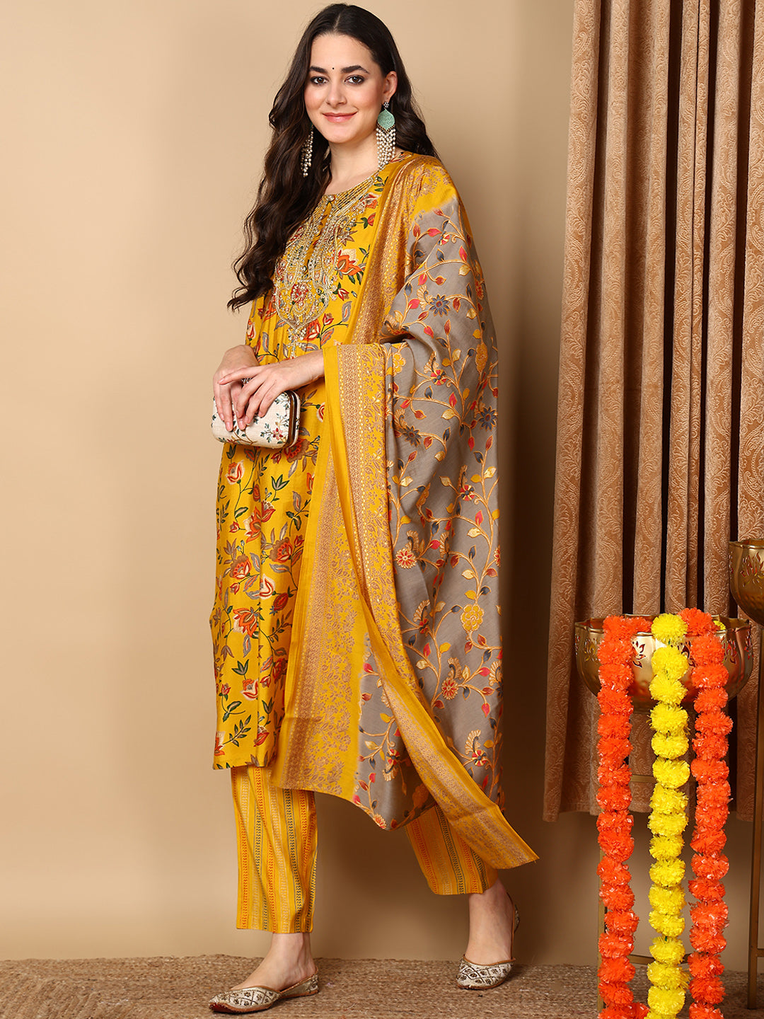 ZERESOUQ-Yellow-Silk-Blend-Floral-Printed-Straight-Kurta-Trouser-With-Dupatta
