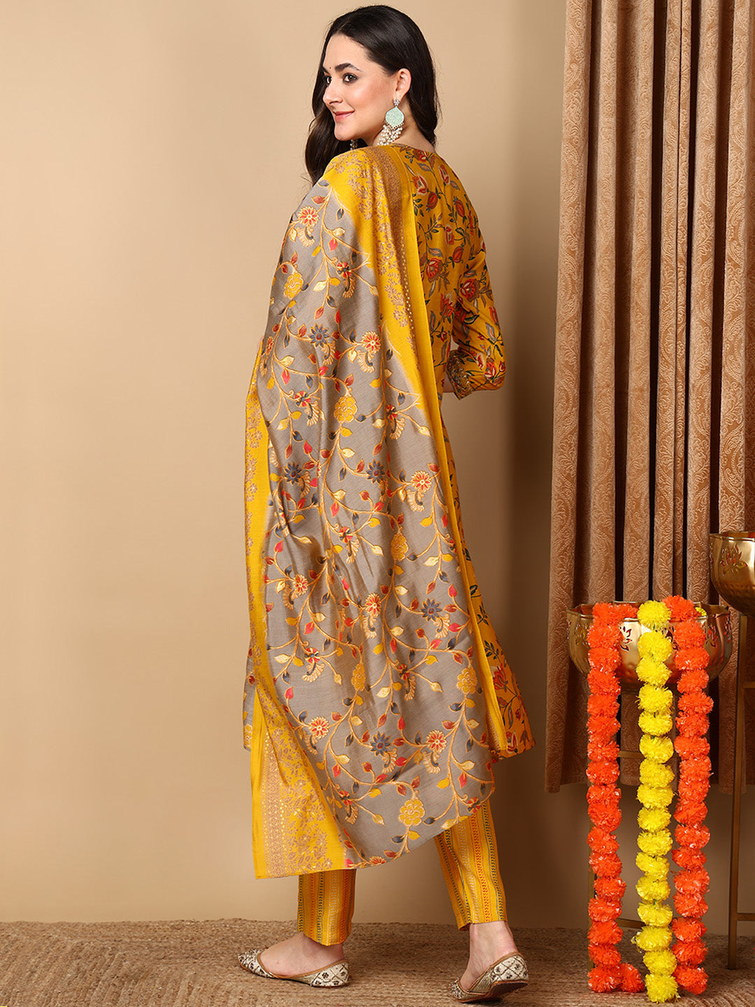 ZERESOUQ-Yellow-Silk-Blend-Floral-Printed-Straight-Kurta-Trouser-With-Dupatta