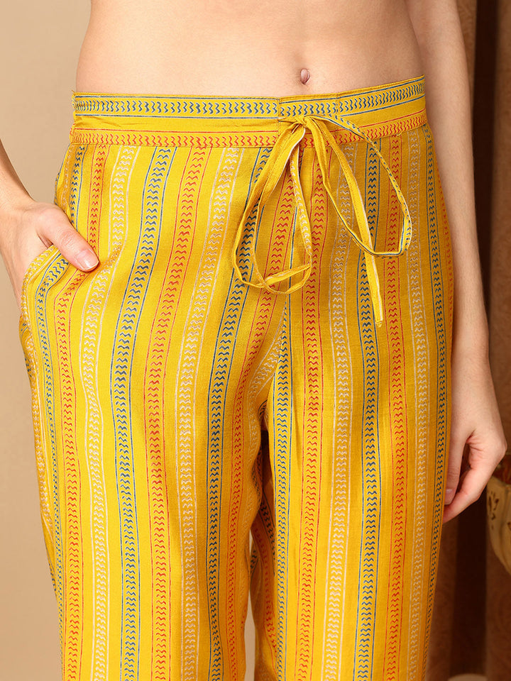 ZERESOUQ-Yellow-Silk-Blend-Floral-Printed-Straight-Kurta-Trouser-With-Dupatta