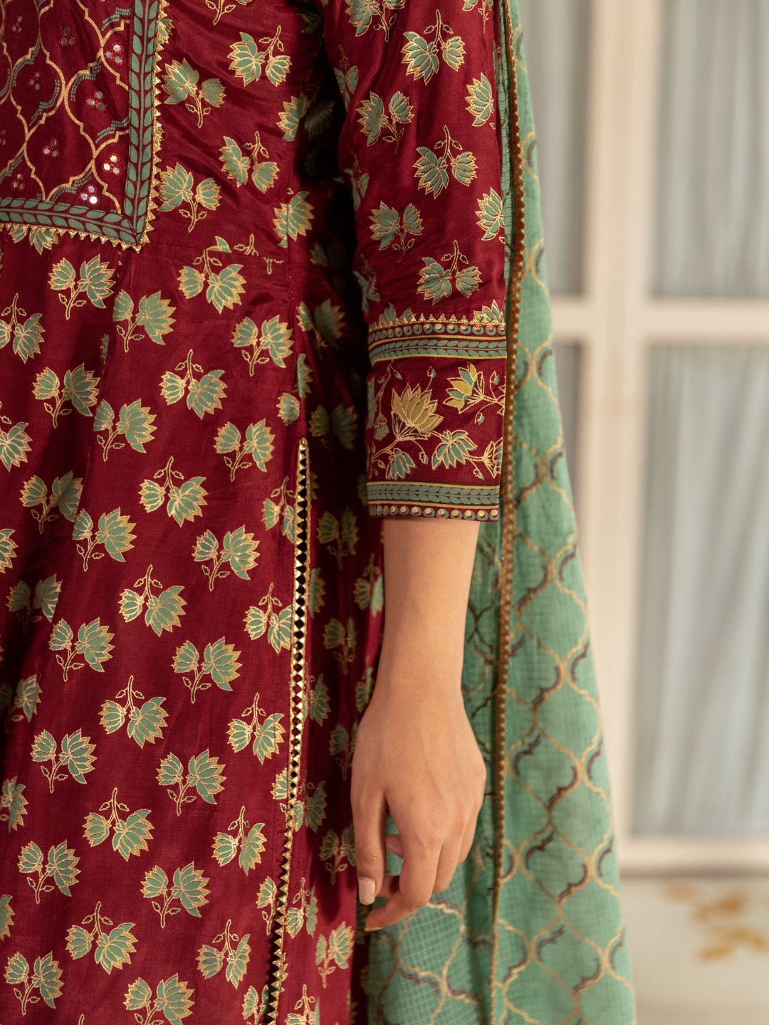 Zarah-Maroon-Art-Silk-Lotus-Print-Suit-Set