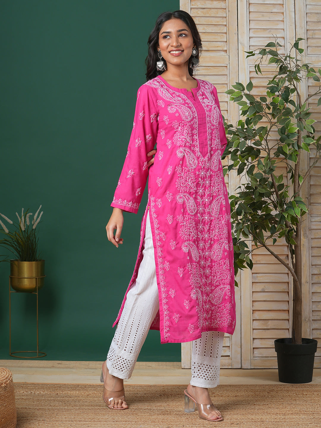 Hand Embroidered Lucknowi Chikankari Magenta &amp; White Cotton Kurta
