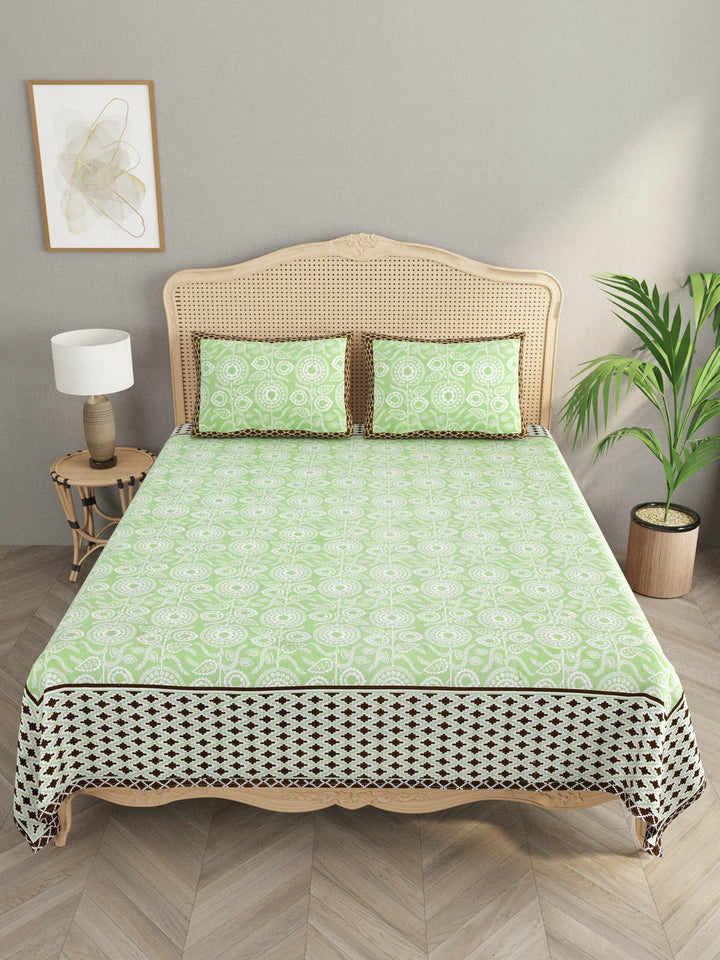 Green-Bedsheet-Set-Gift-Box-(Bedsheet-With-2-Pillow-Covers)