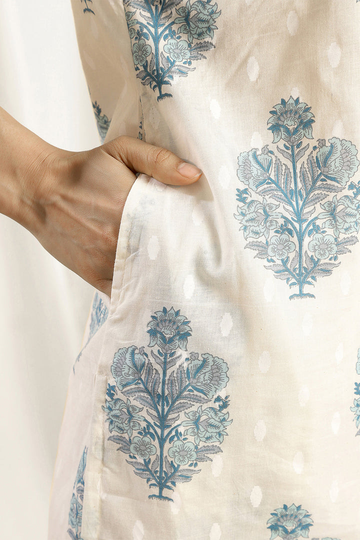 White-&-Blue-Cotton-Floral-Printed-Dotted-Kurta