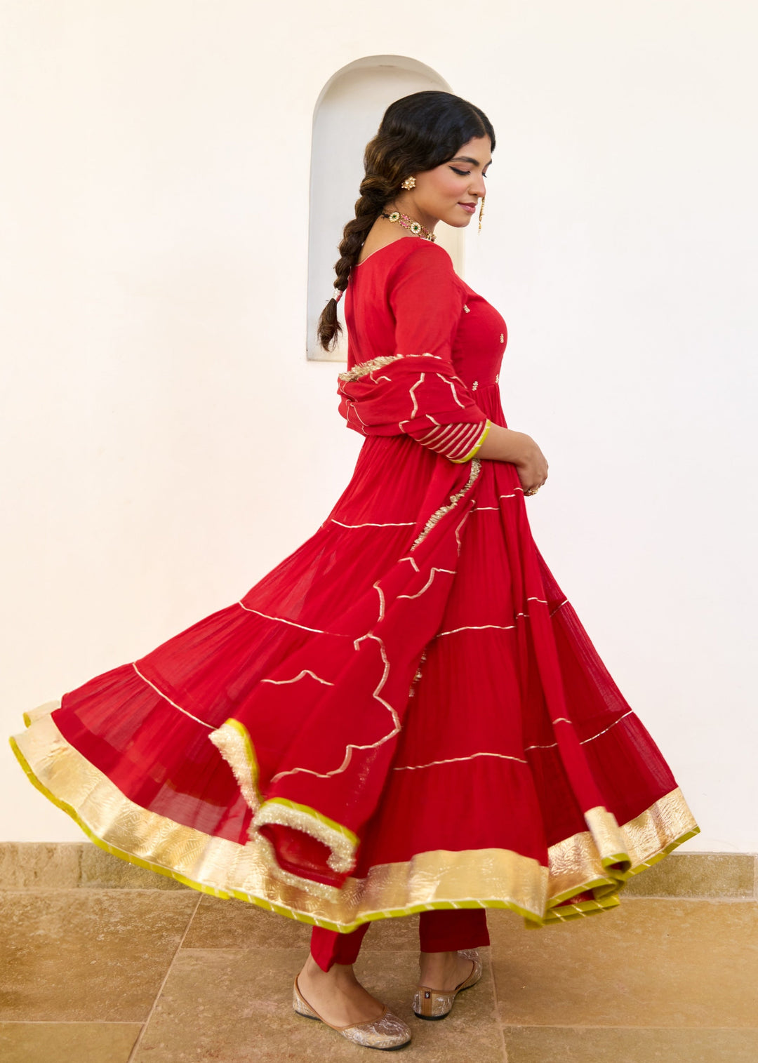 Kumkum-Red-Mulmul-Tier-Anarkali-Set