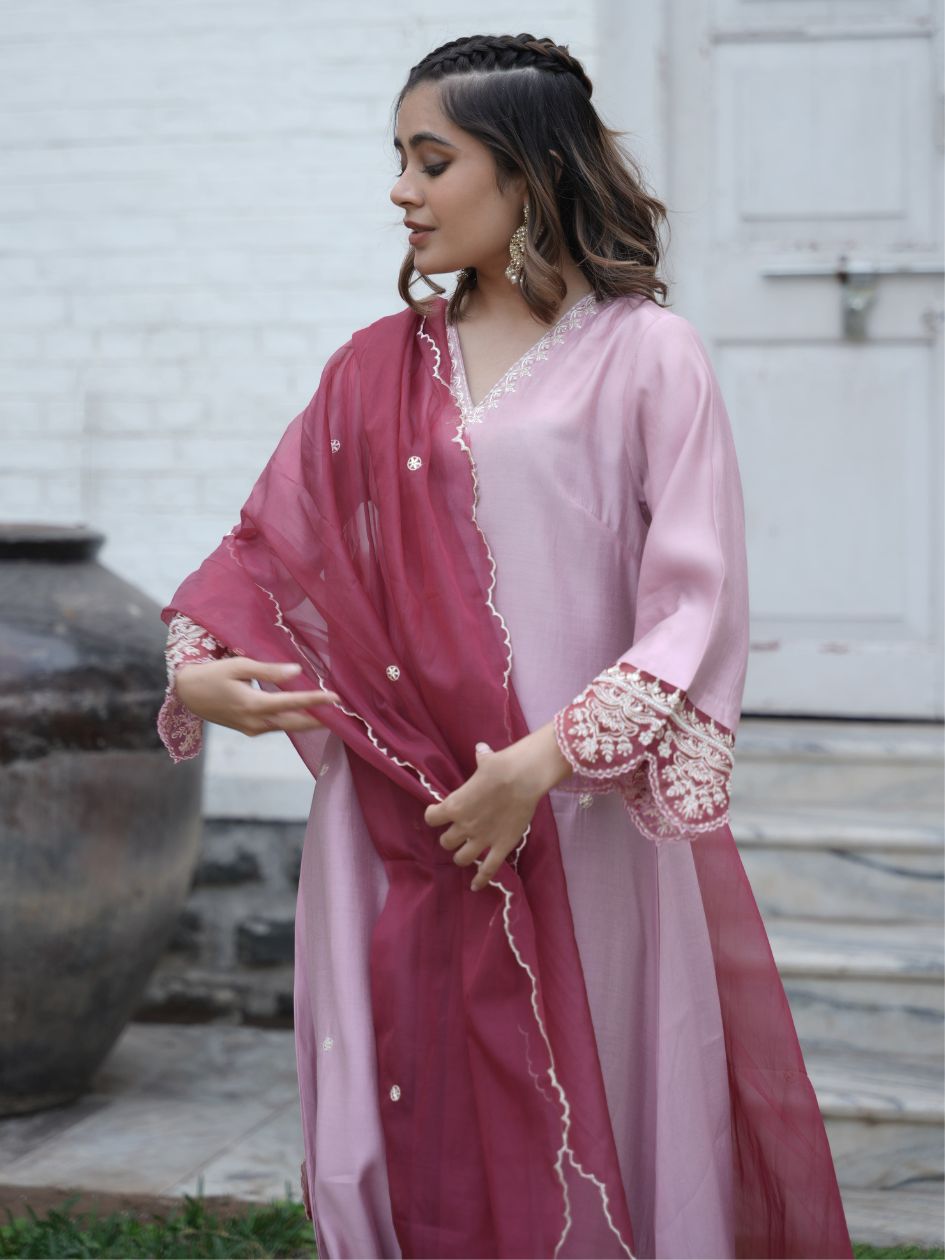 Pink-Silk-Blend-Embroidered-Thread-detailing-A-Line-3-Piece-Kurta-Set