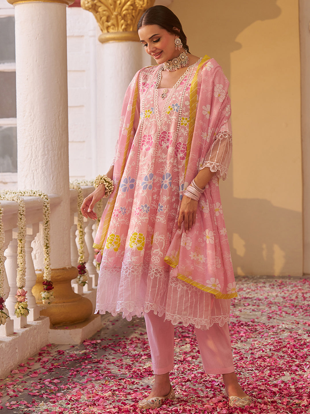 Pink-Cotton-Floral-Embroidered-3-Piece-Kurta-Set