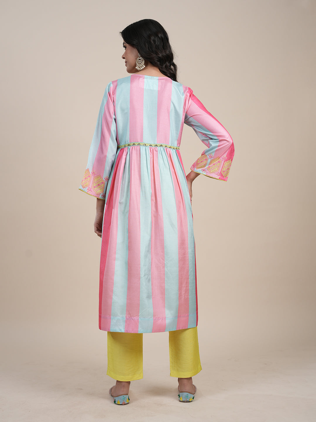 Sky-Blue-&-Pink-Silk-Blend-Printed-3-Piece-Kurta-Set