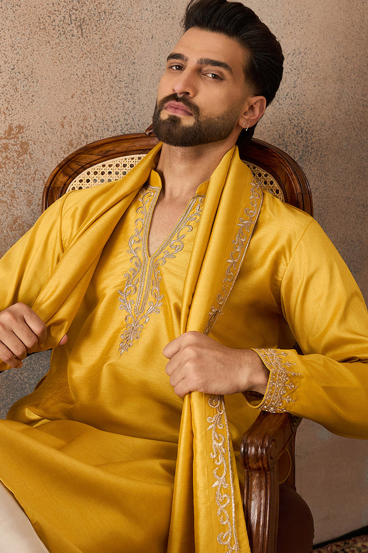 Mens Yellow Silk Blend Solid Embroidered Kurta With Dupatta