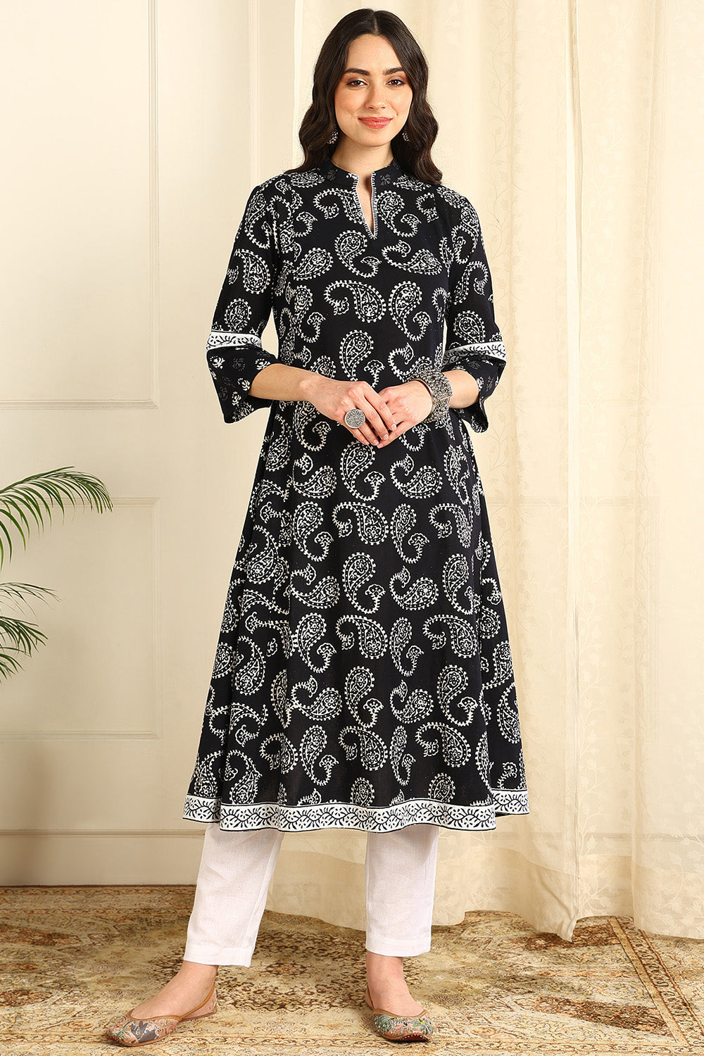 Black-&-White-Cotton-Printed-'A'-Line-Bagru-Kurta