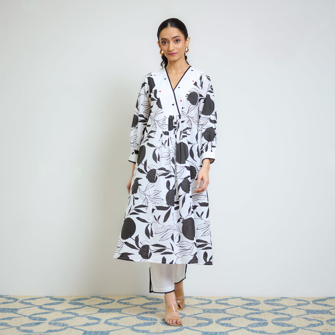 Black-&-White-Cotton-Hand-Embroidered-2-Piece-Kurta-Set
