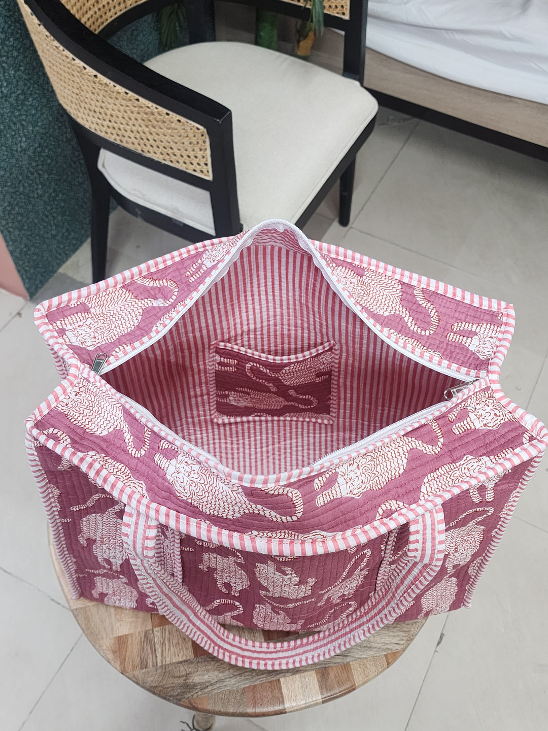 Pink-Jute-Handblock-Printed-Tote-Bag-With-Concealed-Zip