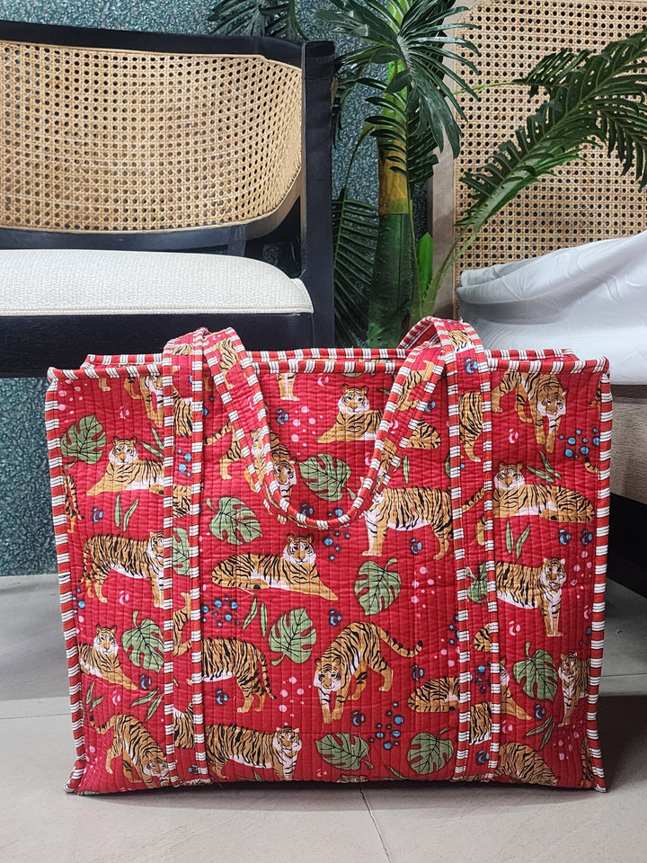 Red-Jute-Handblock-Printed-Tote-Bag-With-Concealed-Zip