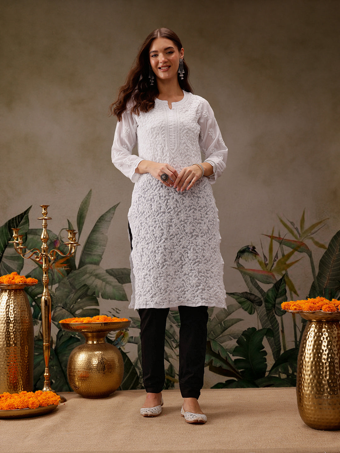 White Cotton Lucknowi Chikan Kurta