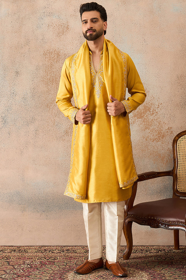 Mens Yellow Silk Blend Solid Embroidered Kurta With Dupatta