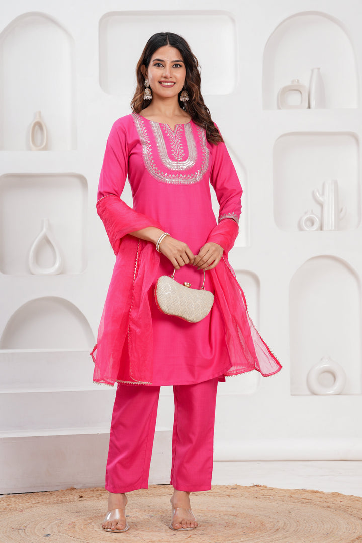 Pink Cotton Blend Solid Kurta Set