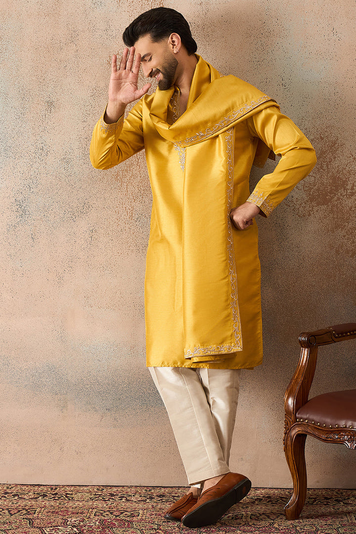Mens Yellow Silk Blend Solid Embroidered Kurta With Dupatta
