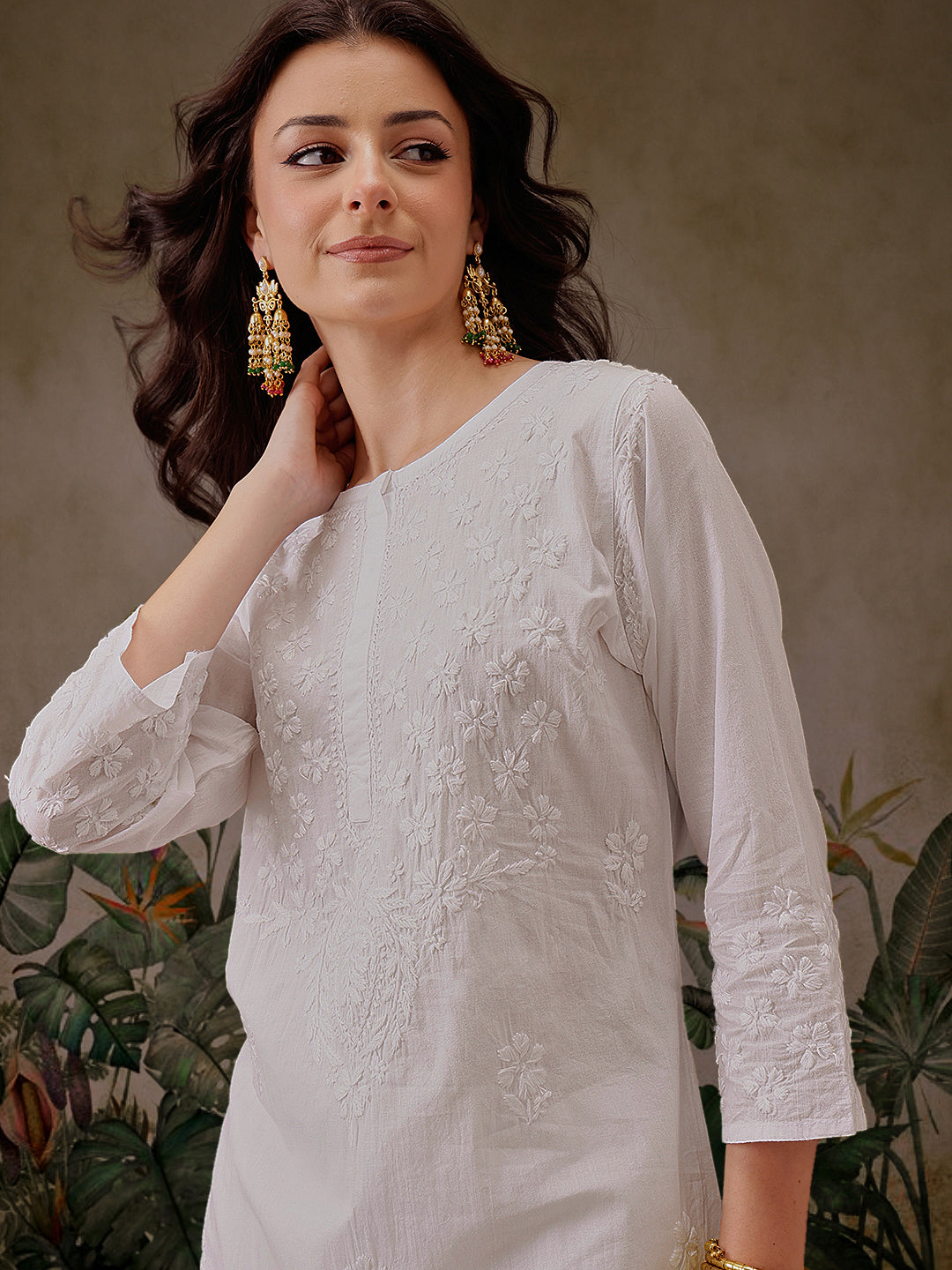 White Cotton Artisan Embroidered Chikankari Kurti