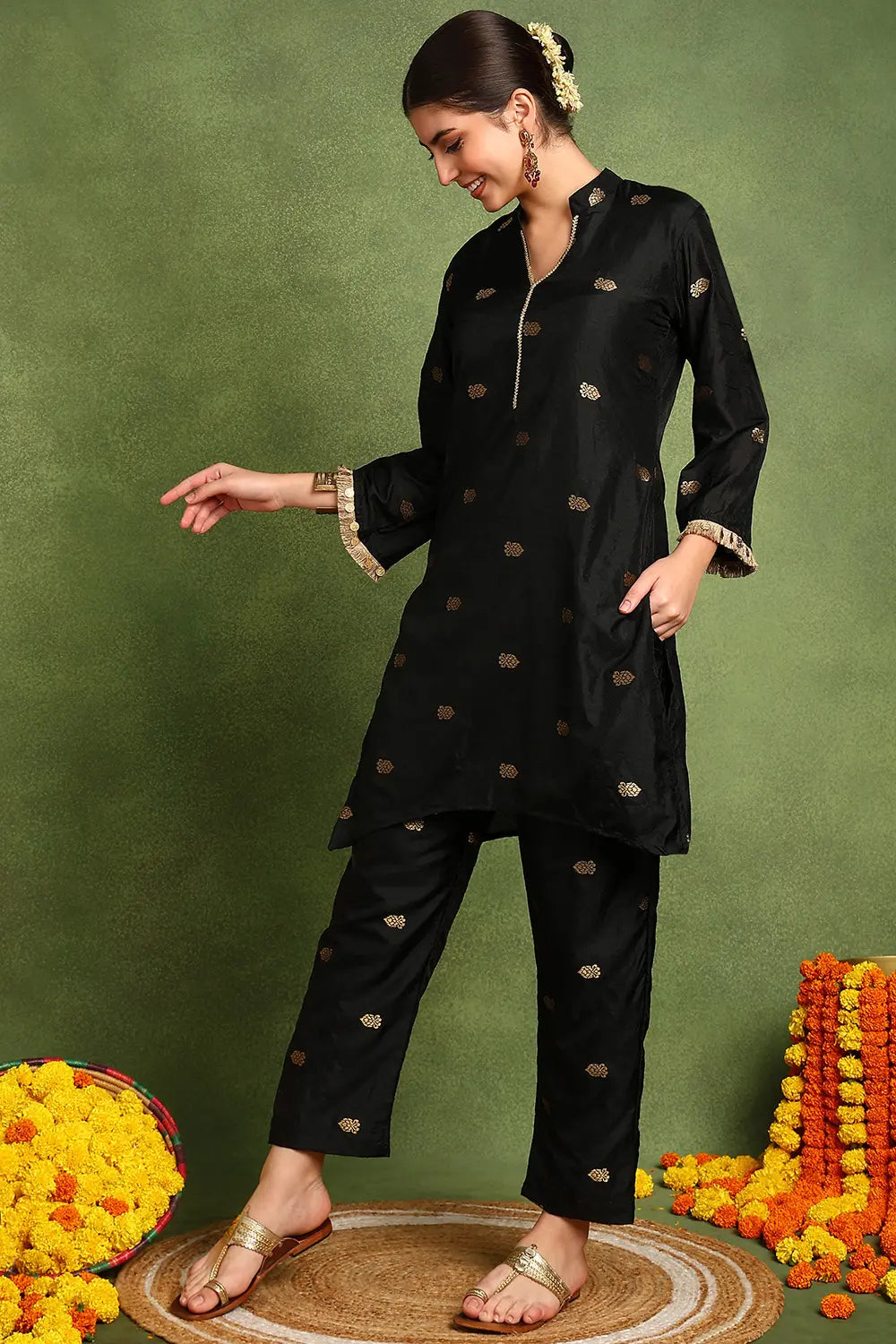 Black-Chanderi-Silk-Gold-Boota-Printed-2-Piece-Kurta-Set