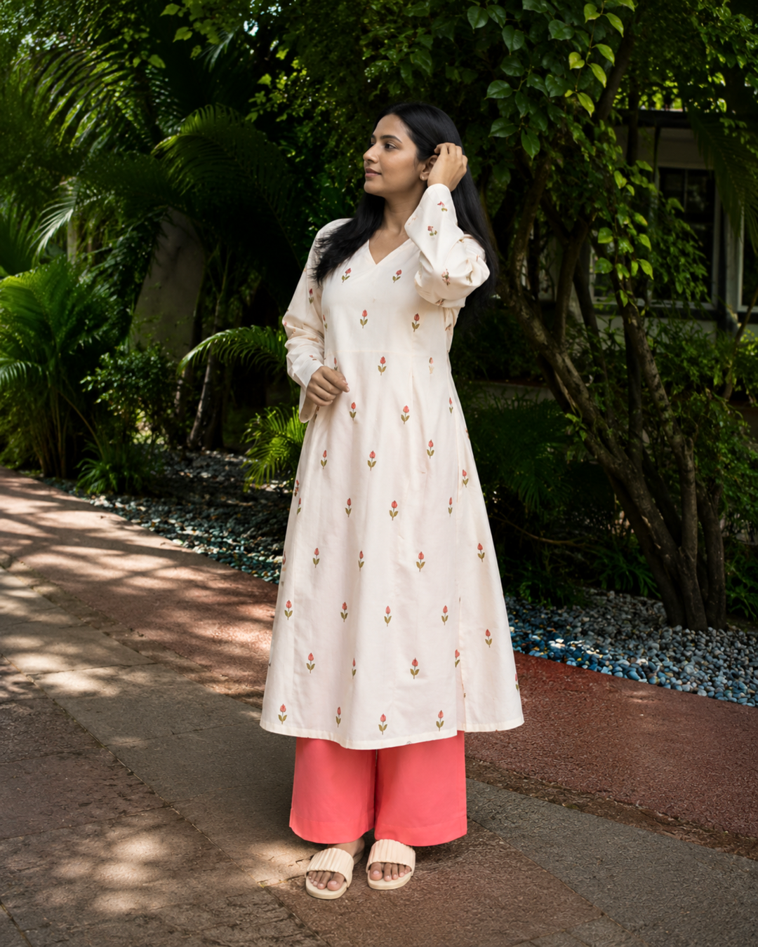 Women Floral Printed Kurta & Coral Palazzo Set