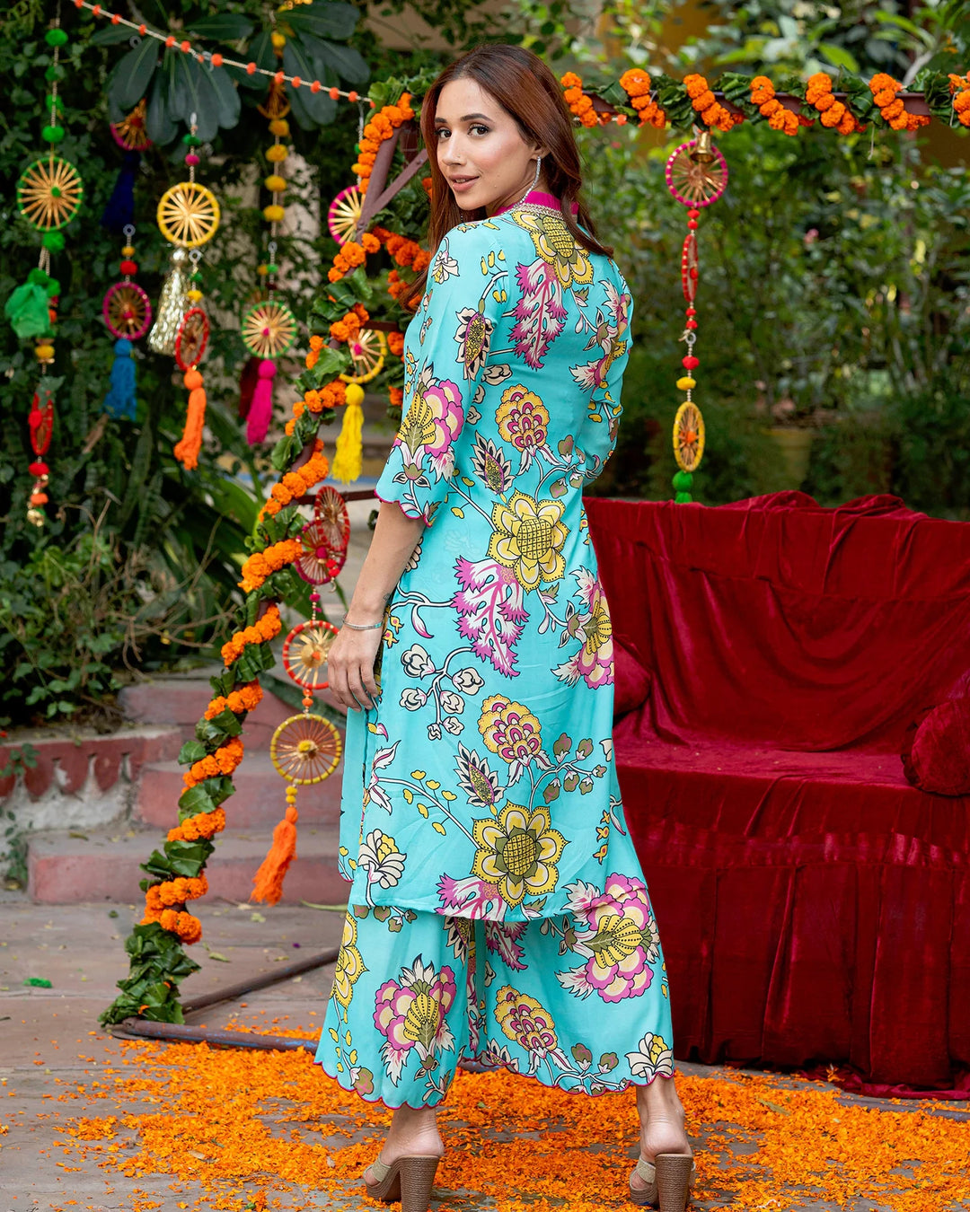 Blue-Muslin-Floral-Printed-Stroked-2-Piece-Kurta-Set