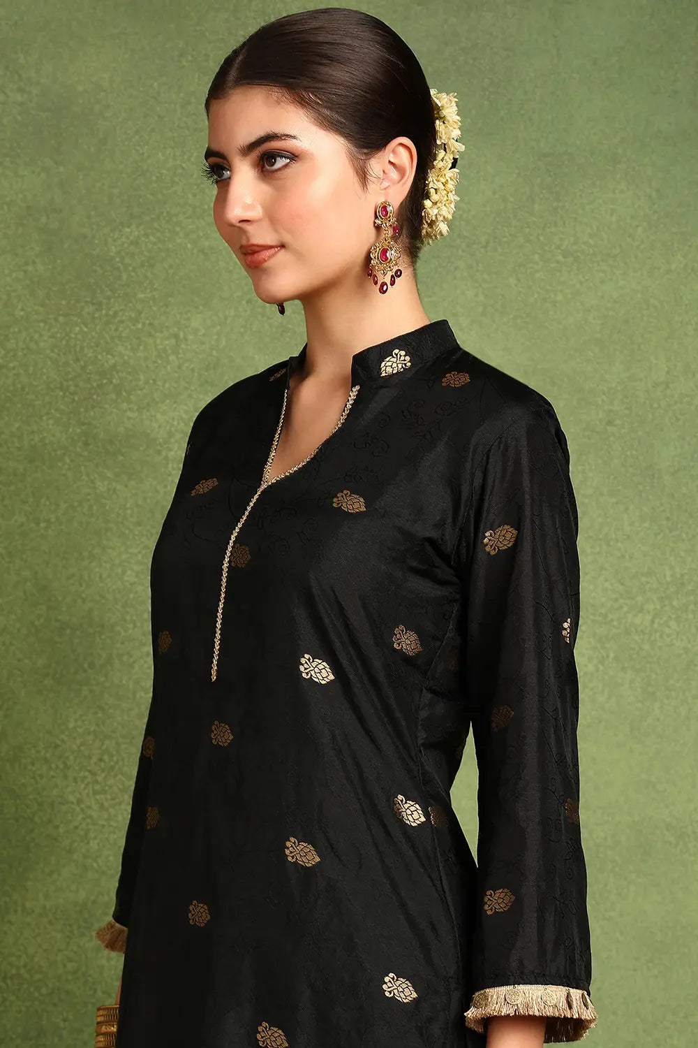 Black-Chanderi-Silk-Gold-Boota-Printed-2-Piece-Kurta-Set