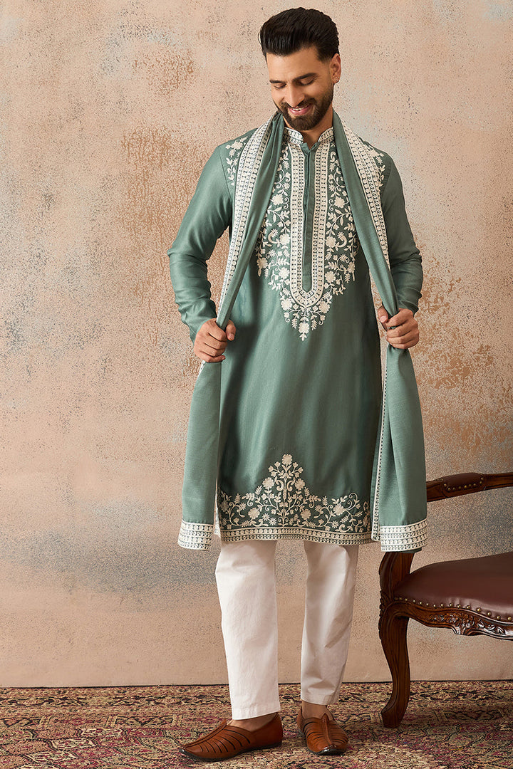 Mens Green Silk Blend Solid Embroidered Kurta With Dupatta