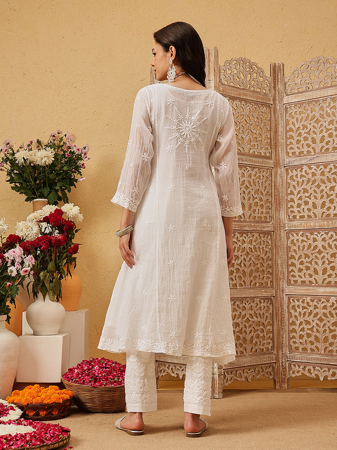 Hand Embroidered Lucknowi Chikankari White Kota Kurta With Slip