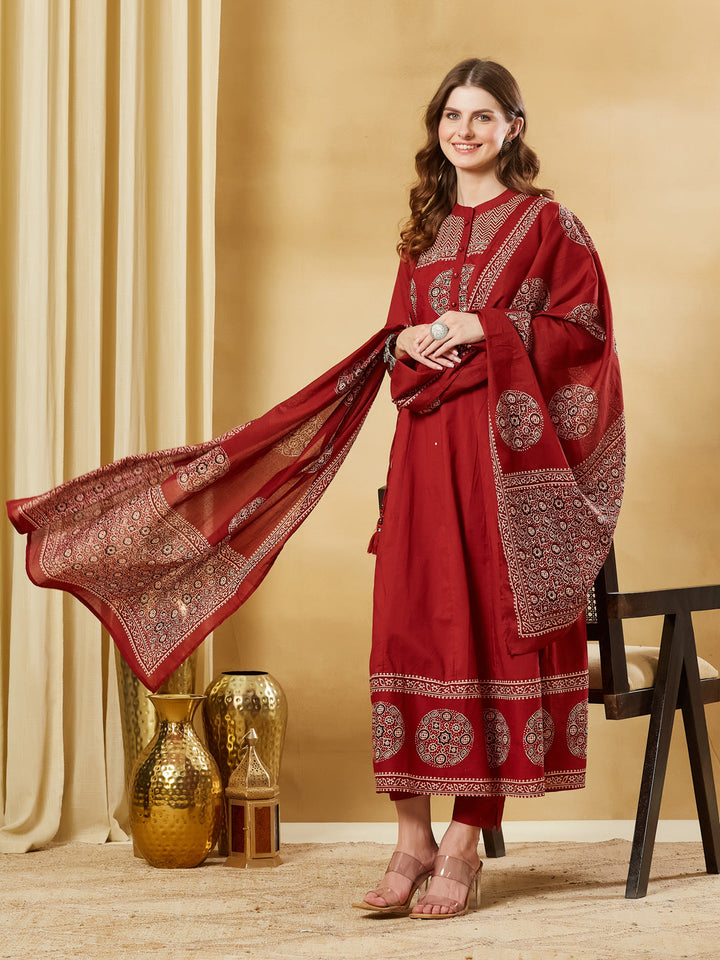 Red Floral Print Cotton Anarkali Kurta Sets With Dupatta