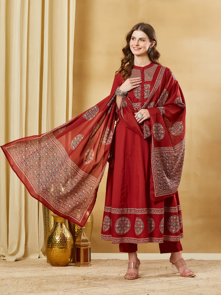 Red Floral Print Cotton Anarkali Kurta Sets With Dupatta
