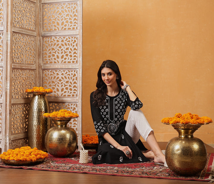 Hand Embroidered Lucknowi Chikankari Black Cotton Kurta
