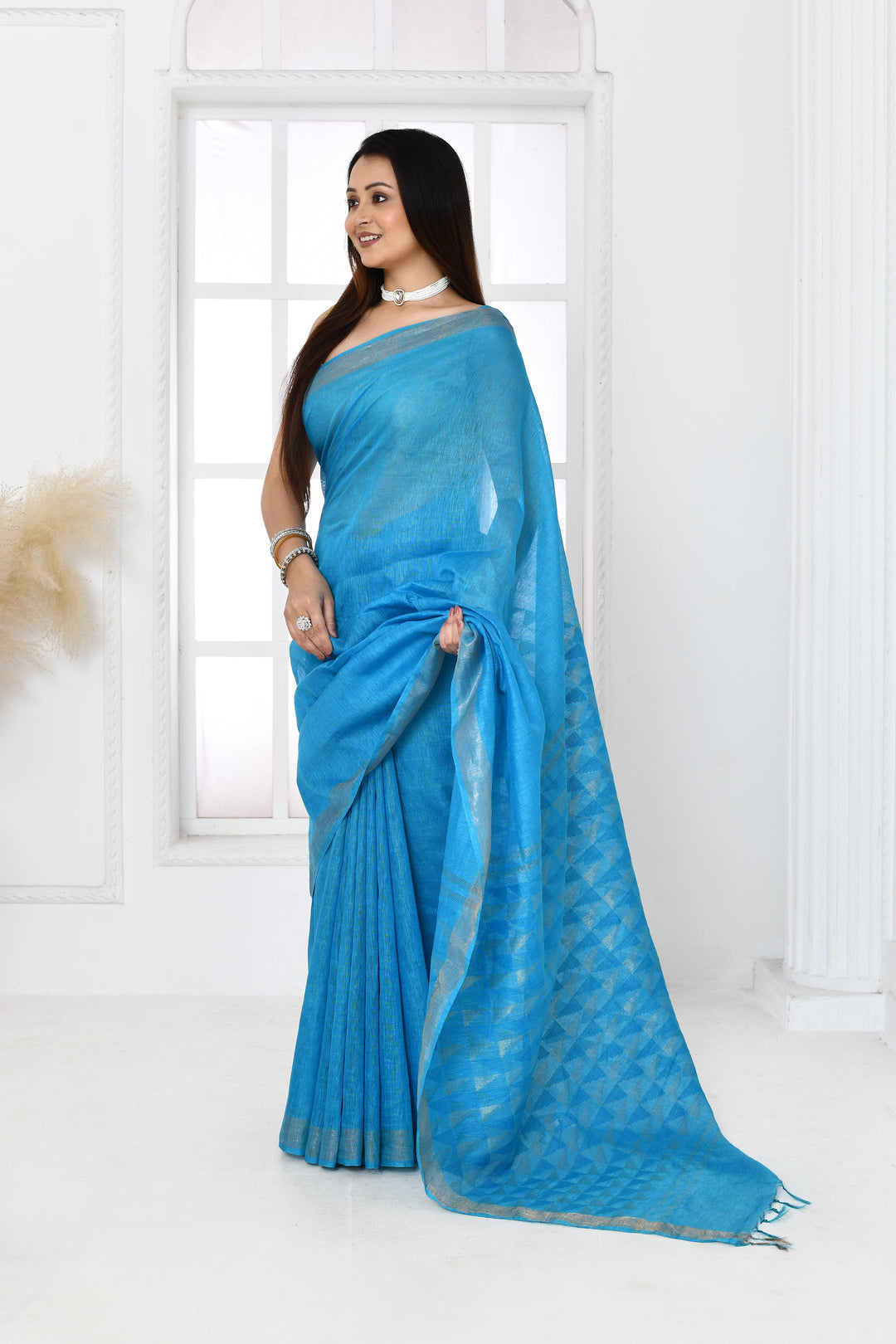 Aqua-Blue-Tussar-Linen-Handloom-Saree-With-Woven-Zari-Pallu