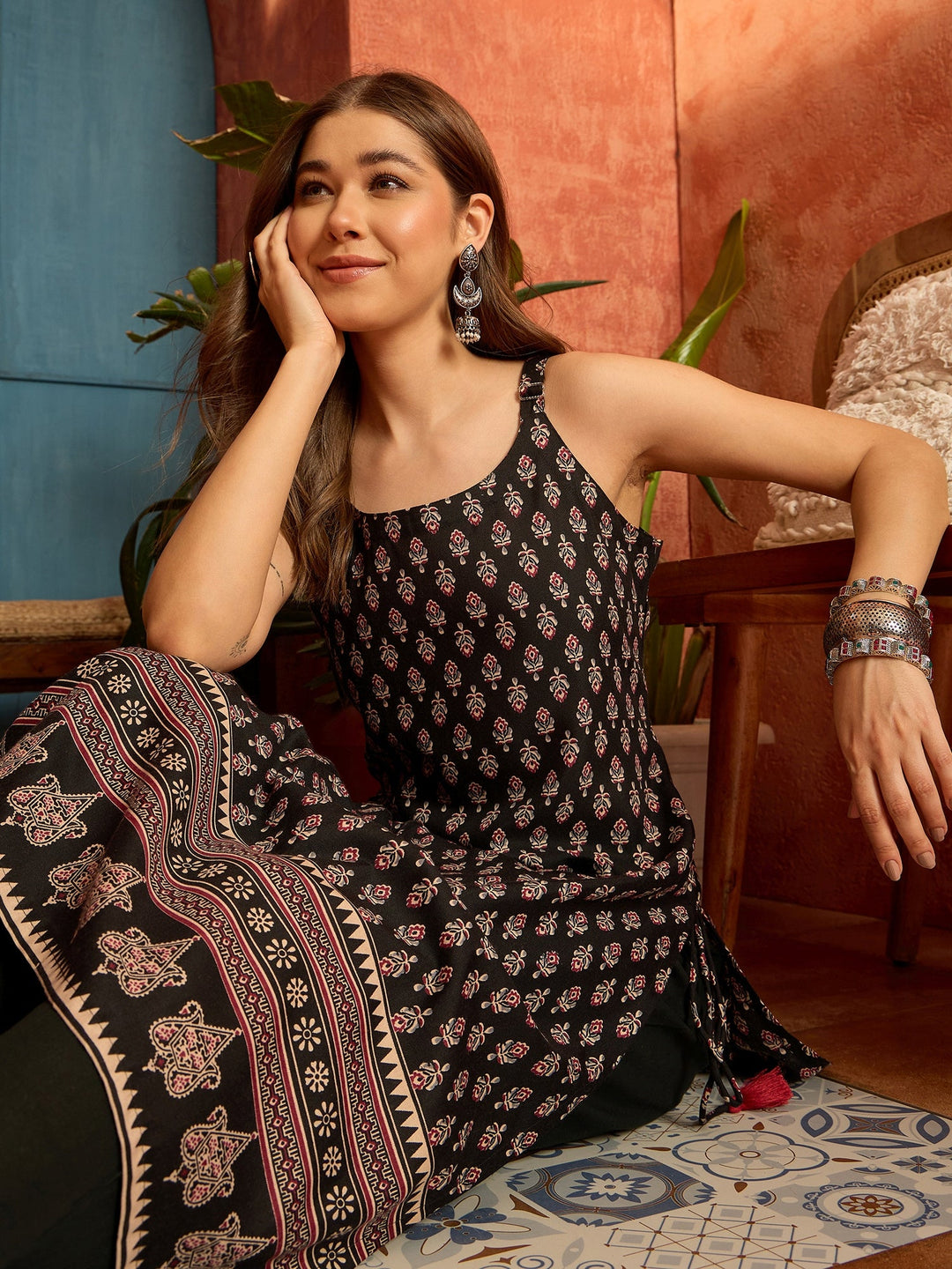 Black Ethnic Motif Printed Rayon Straight Kurta