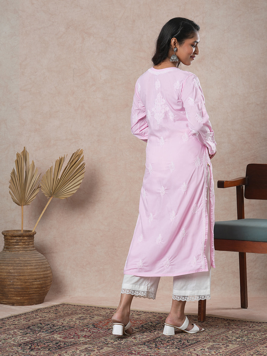 Baby-Pink-Cotton-Embroidered-Chikankari-Kurta