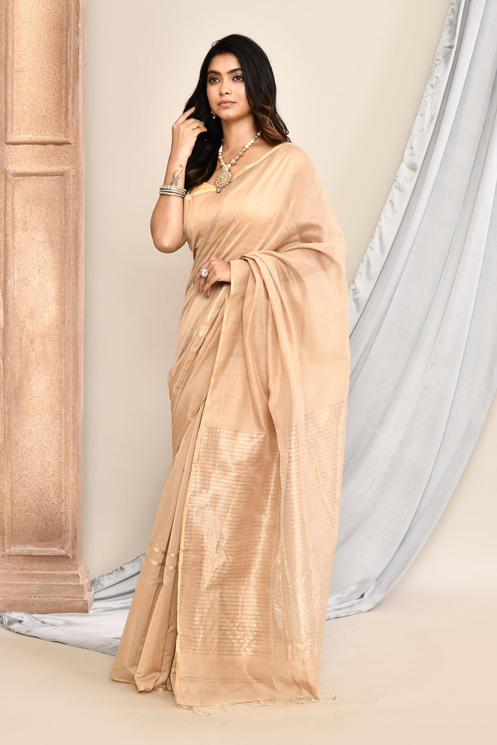 ZERESOUQ-Beige-Maheshwari-Tissue-Saree-With-Golden-Stripes-Pallu