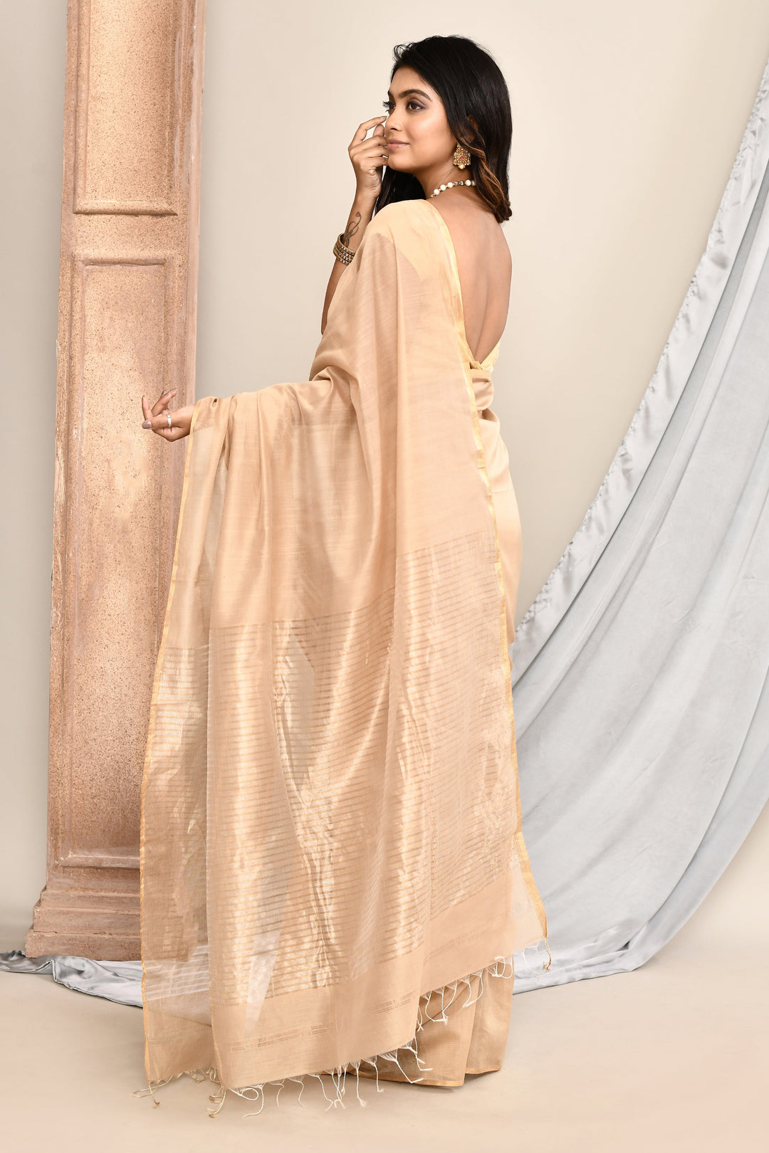 Beige-Maheshwari-Tissue-Saree-With-Golden-Stripes-Pallu