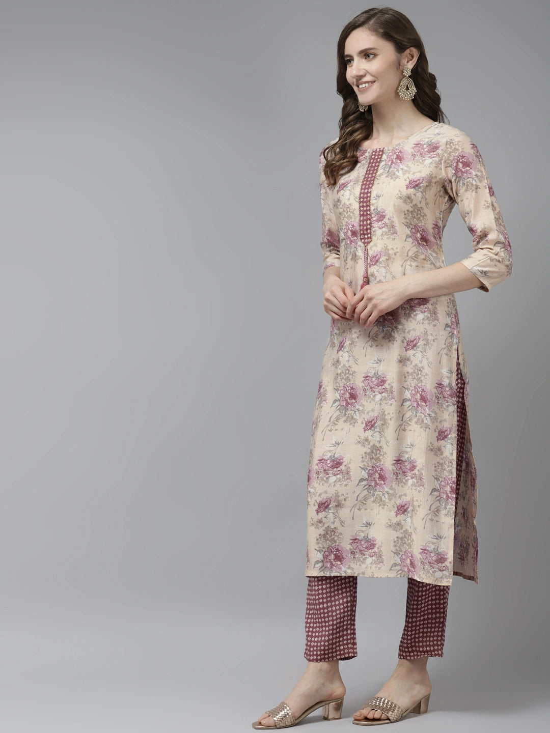 Beige-&-Burgundy-Muslin-Printed-3-Piece-Kurta-Set