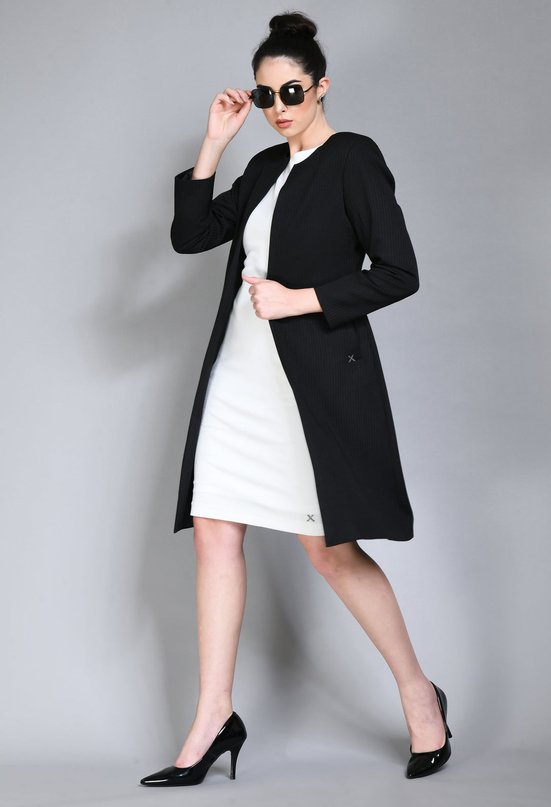 Black-Cotton-Blend-Confidence-Striped-Long-Blazer