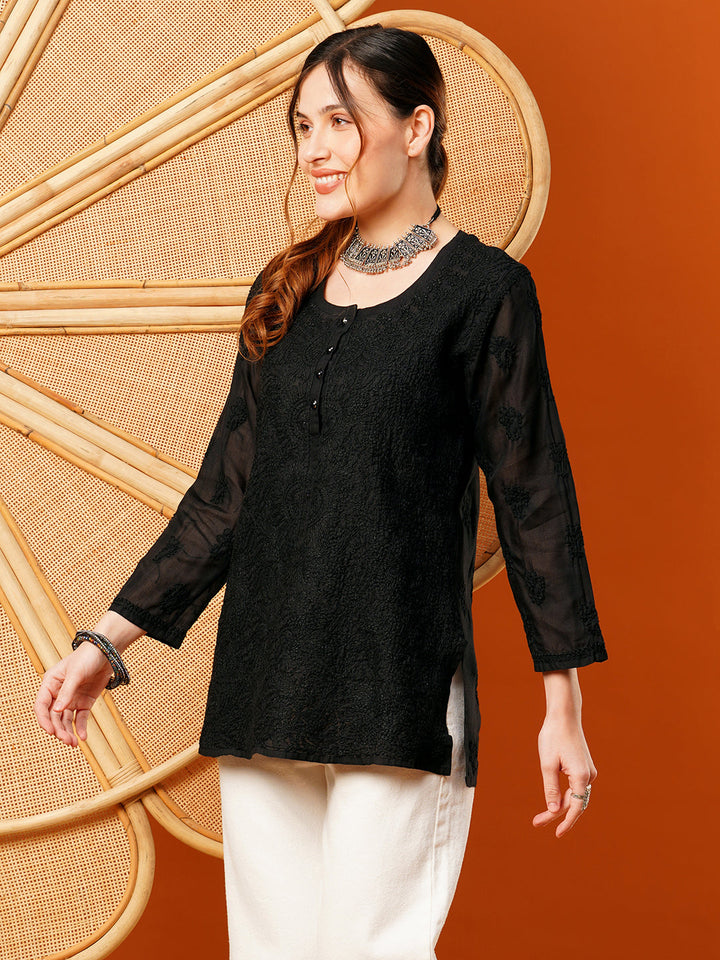 Black-Cotton-Blend-Embroidered-Chikankari-kurti