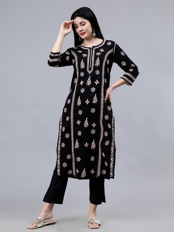 Black-Cotton-Embroidered-Lucknowi-Chikankari-Kurta