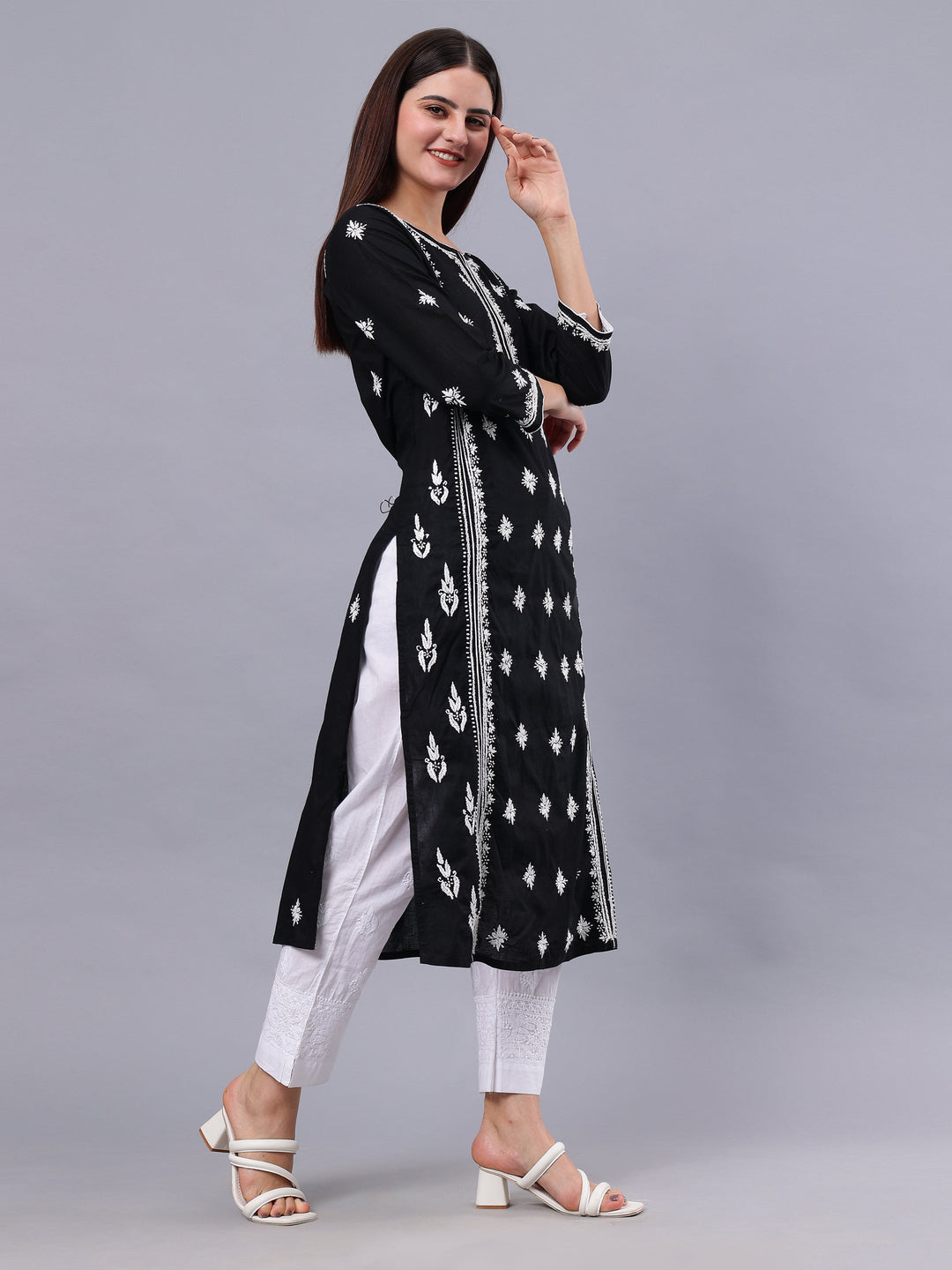 Black-Cotton-Hand-Embroidered-Chikankari-Kurta