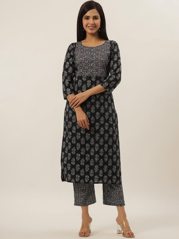 Black-Cotton-Yoke-Design-2-Piece-Kurta-Set