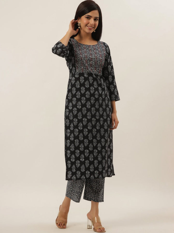 Black-Cotton-Yoke-Design-2-Piece-Kurta-Set