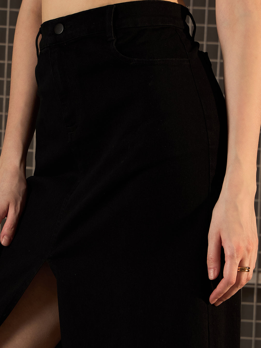 Black-Denim-Polyester-Center-Slit-Skirt