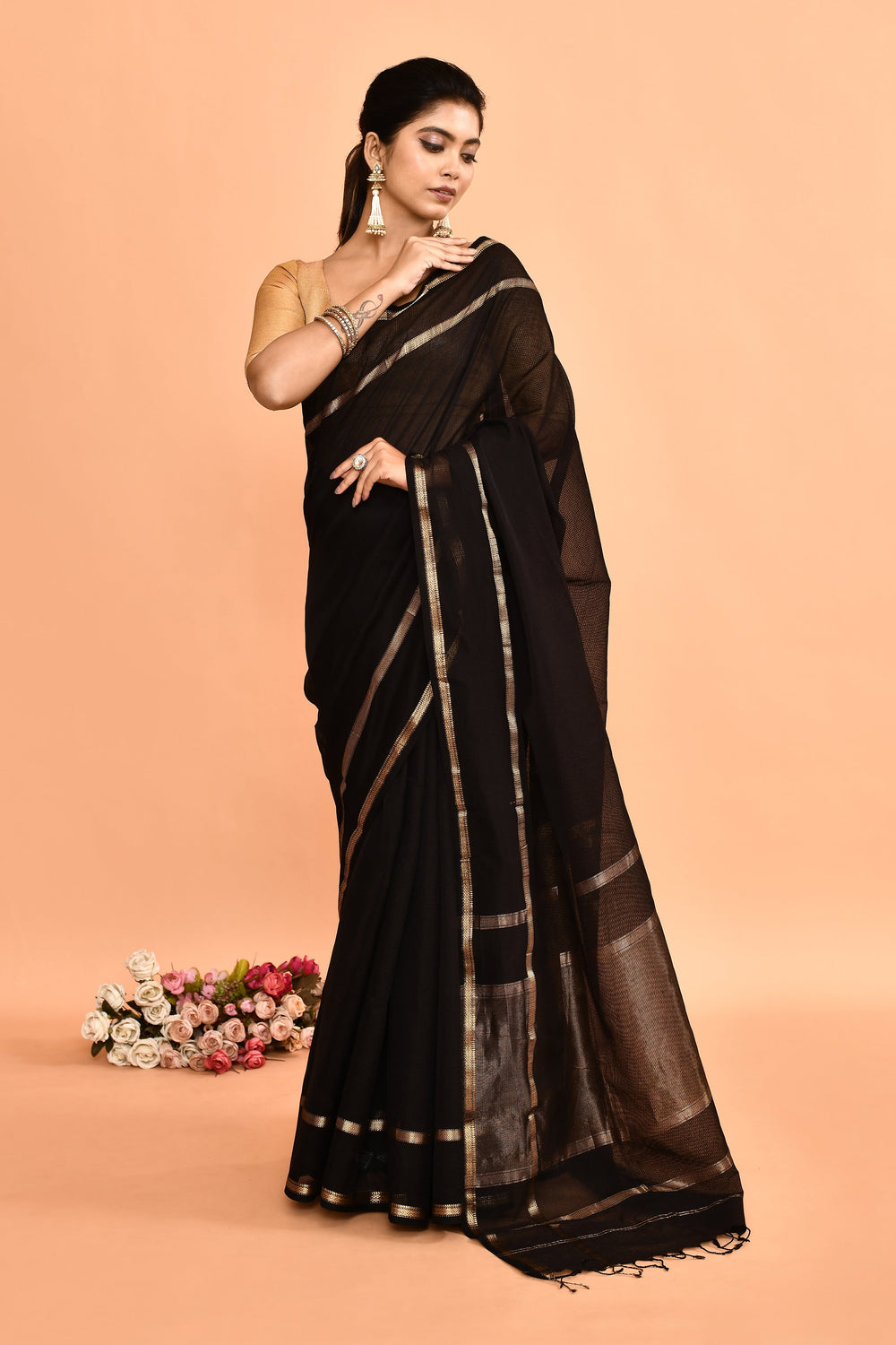 Black-Maheshwari-Double-Border-Check-Saree