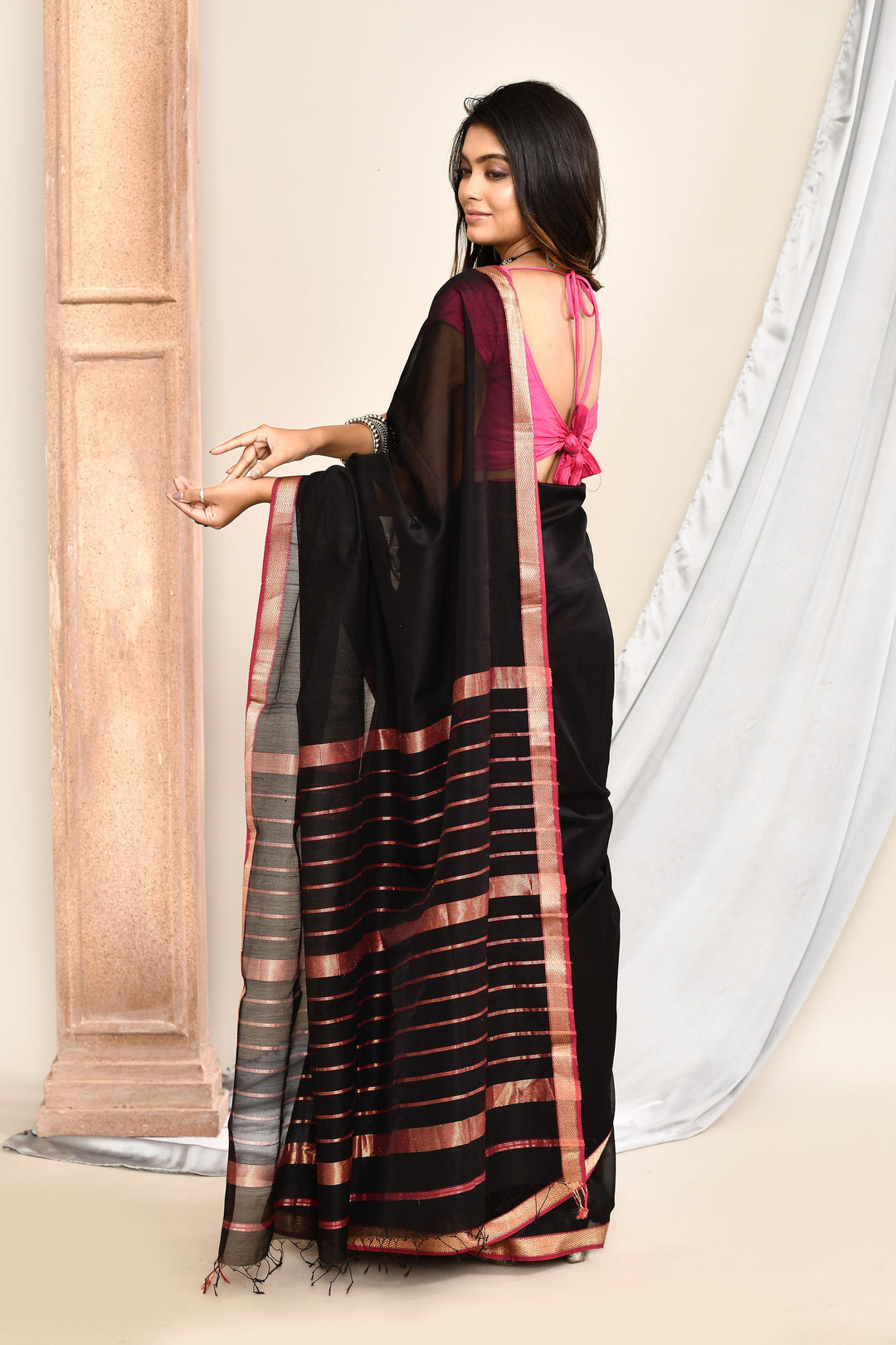 ZERESOUQ-Black-Maheshwari-Golden-Border-Saree