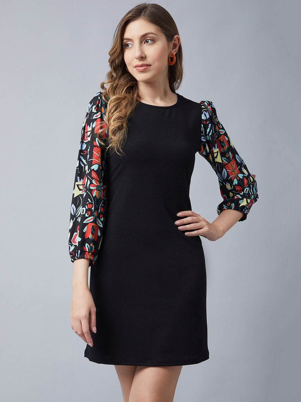 Black-Polyester-Dress-With-Printed-Balloon-Sleeves