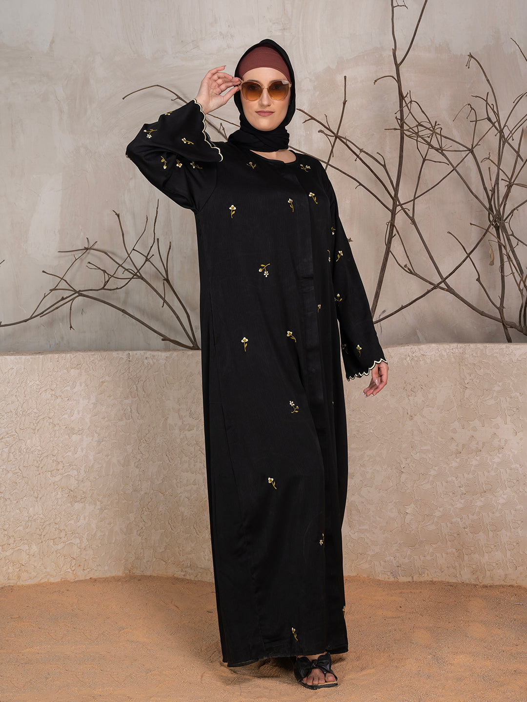 Black Polyester Tik Tok Fabric Floral Embroidered Abaya With Scarf