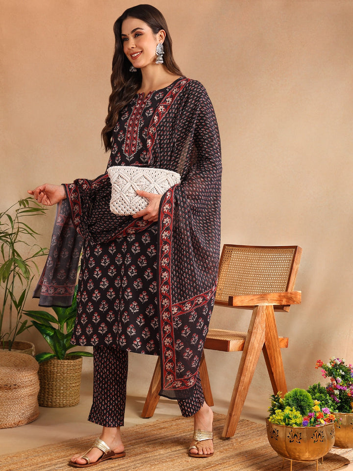 ZERESOUQ-Black-Rayon-Blend-Floral-Print-Straight-3-Piece-Kurta-Set