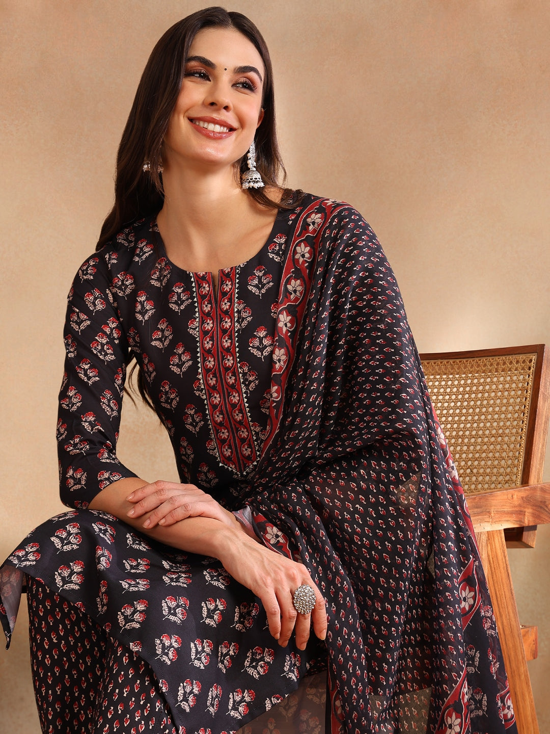 ZERESOUQ-Black-Rayon-Blend-Floral-Print-Straight-3-Piece-Kurta-Set