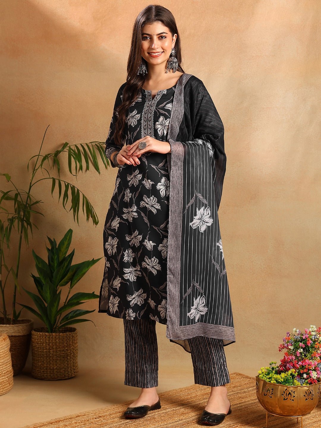 Black-Rayon-Blend-Floral-Printed-Straight-3-Piece-Kurta-Set